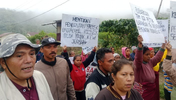 Warga Poco Leok Sambut Gubernur NTT dengan Aksi ‘Jaga Kampung’