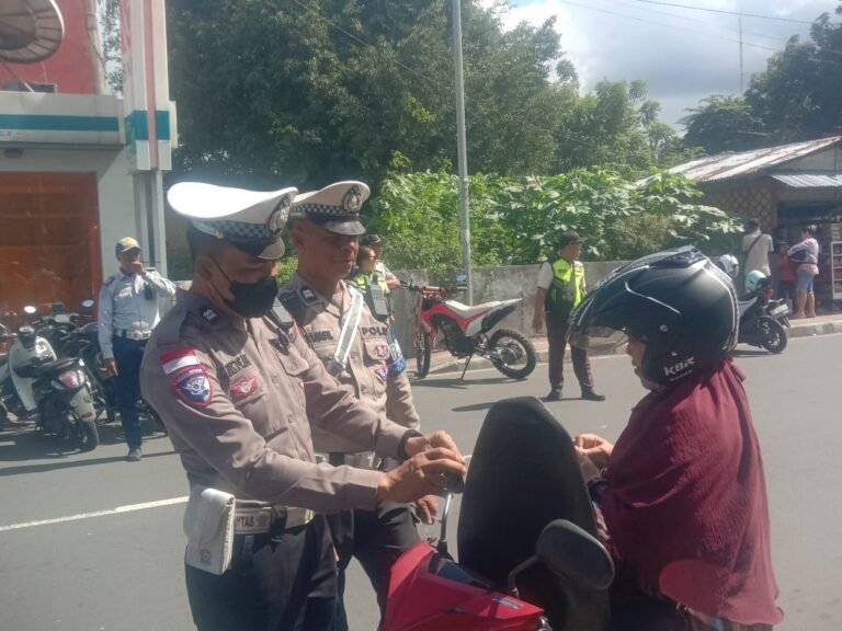 Operasi Gabungan di Ende Jaring Kendaraan yang Belum Bayar Pajak