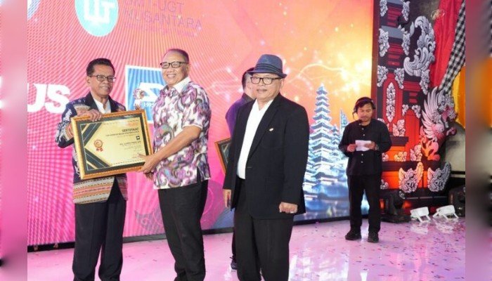 Kopdit Pintu Air Dapat Penghargaan 100 Koperasi Besar Indonesia 2025 dari Majalah Peluang