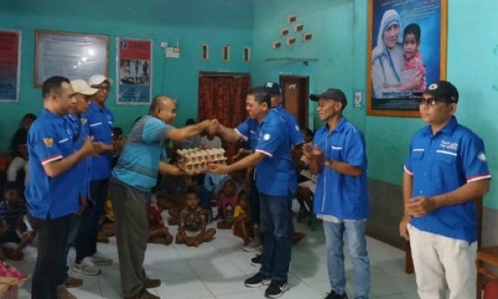 PAN Flotim Berbagi Kasih di Panti Asuhan Admister Dulinuan PAN Flotim Berbagi Kasih di Panti Asuhan Admister Dulinuan
