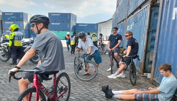 Tiba di Ende, Pembalap Tour de EnTeTe Siap Jajal Lintasan Pulau Flores