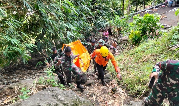 Tim SAR Temukan Satu dari Empat Korban Banjir Bandang di Nagekeo Tim SAR Temukan Satu dari Empat Korban Banjir Bandang di Nagekeo