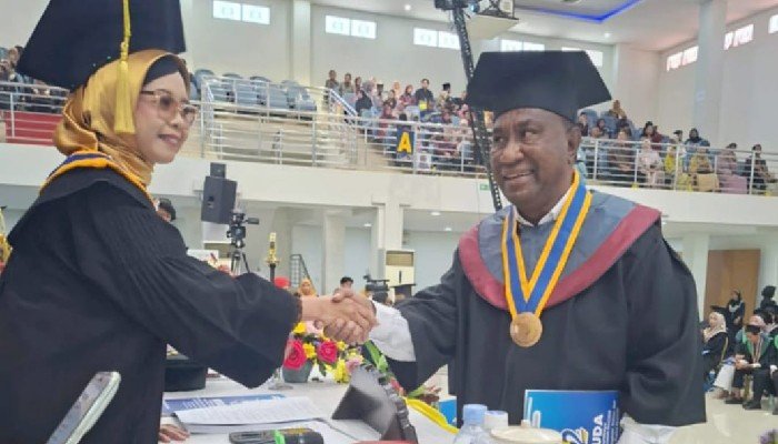 Enam Pegawai Kopdit Obor Mas Raih Gelar Magister di STIESIA Surabaya Enam Pegawai Kopdit Obor Mas Raih Gelar Magister di STIESIA Surabaya