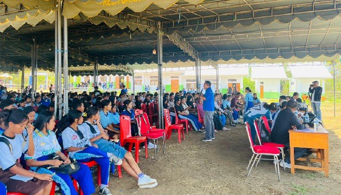 Kopdit Pintu Air Cabang Adonara Sosialisasi di SMA Negeri 1 Adonara Timur Kopdit Pintu Air Cabang Adonara Sosialisasi di SMA Negeri 1 Adonara Timur