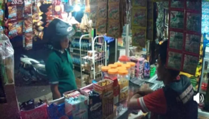 Viral! Oknum Polisi Polres Sikka Diduga Mabuk dan Memalak Kios, Umpatan Kasar Terekam Video