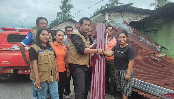BPBD Ende Salurkan Bantuan Bagi Korban Bencana Angin Kencang