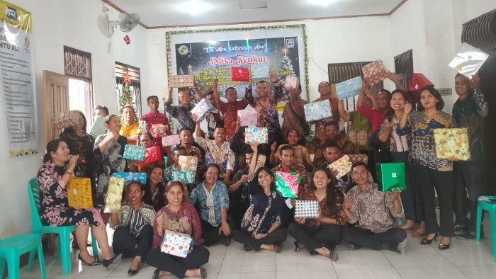 Kopdit Pintu Air Cabang Larantuka Adakan Natal dan Tahun Baru Bersama