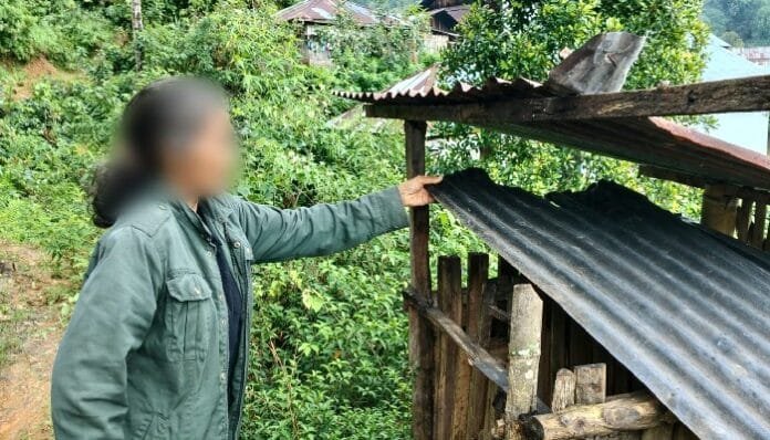 Di Balik Senyum Mama Edis Pulih dari Gangguan Jiwa dengan Dukungan Komunitas Di Balik Senyum Mama Edis Pulih dari Gangguan Jiwa dengan Dukungan Komunitas