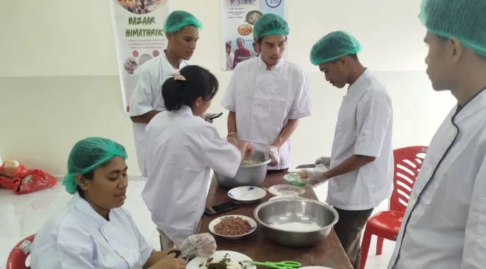 Mahasiswa IKT Larantuka Olah Rumput Laut Jadi Cookies