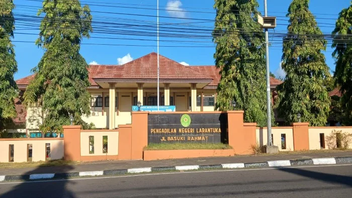 Hakim Vonis 3,6 Tahun Penjara Dua Remaja Terdakwa Narkoba di Flotim