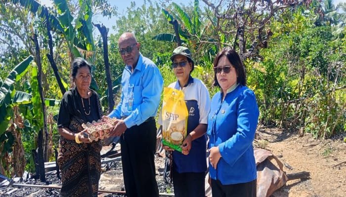 Kopdit Pintu Air Lokaria Bantu Anggota Korban Kebakaran
