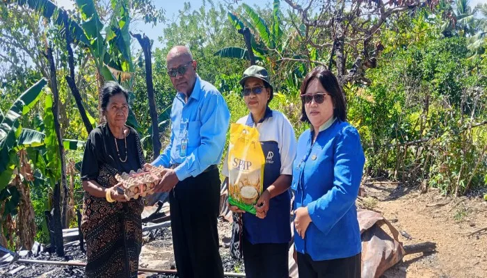 Kopdit Pintu Air Lokaria Bantu Anggota Korban Kebakaran