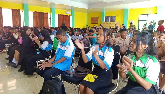 Maxim Gelar Kompetisi Bahasa Inggris untuk 150 Siswa SMK di Kupang