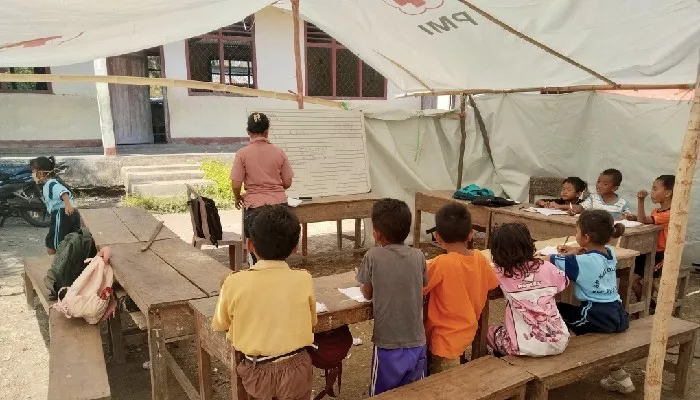 Sekolah di Manggarai Kekurangan Tenda Darurat, Ombudsman Ingatkan Risiko Kehilangan Belajar Siswa